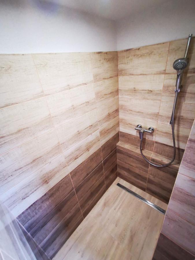 Chata Baska Na Liptove S Vlastnym Dvorom Liptovsky Mikulas Exterior photo