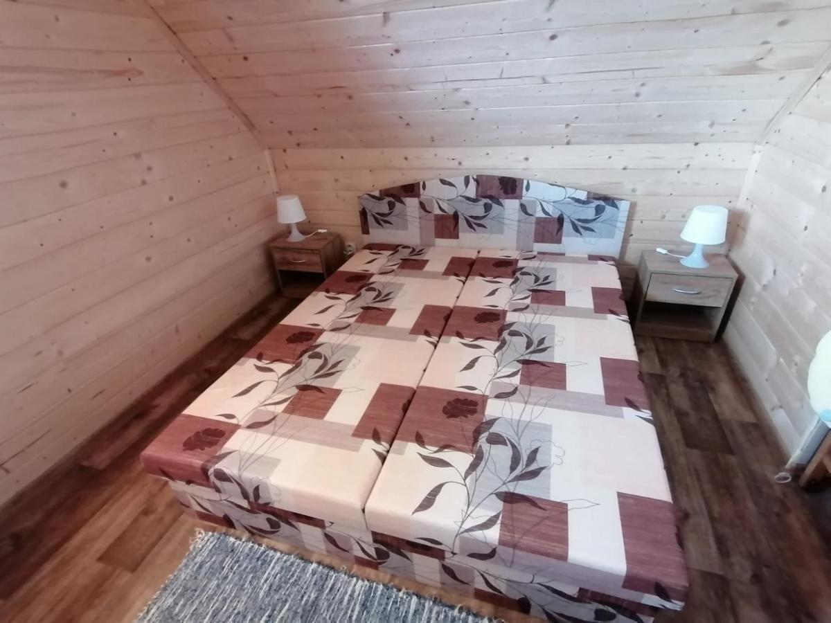 Chata Baska Na Liptove S Vlastnym Dvorom Liptovsky Mikulas Exterior photo
