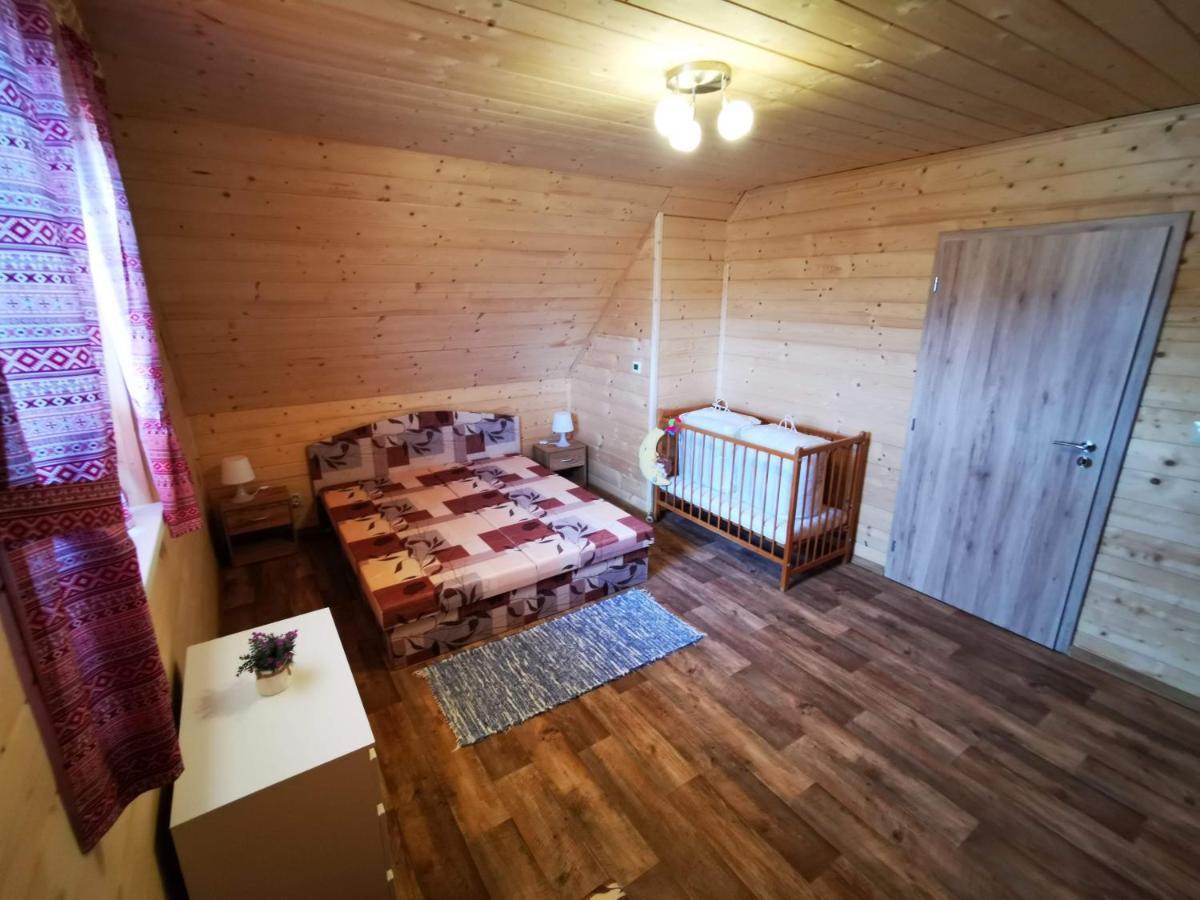 Chata Baska Na Liptove S Vlastnym Dvorom Liptovsky Mikulas Exterior photo